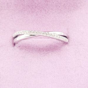 0.33ct Moissanite Shimmering Band